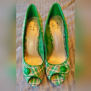 Green plaid peep toe pumps